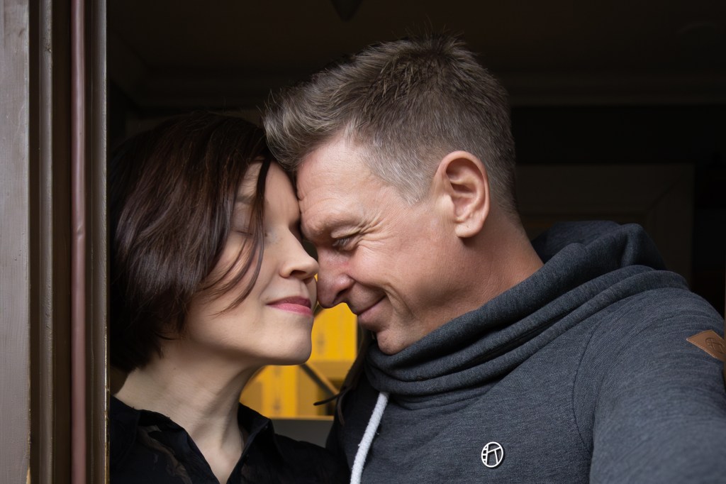 ”Oikea aika rakkaudelle.” Satakunnan Kansa Länsi-Suomi&nbsp;11.10.2025